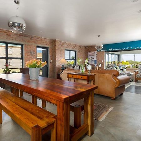 Stay At Friends Economic Rooms Malkopvlei ภายนอก รูปภาพ