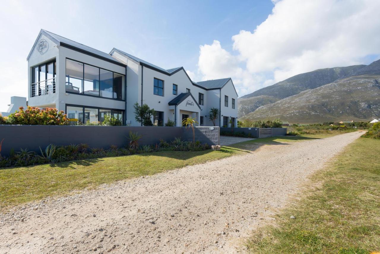 Stay At Friends Economic Rooms Malkopvlei ภายนอก รูปภาพ