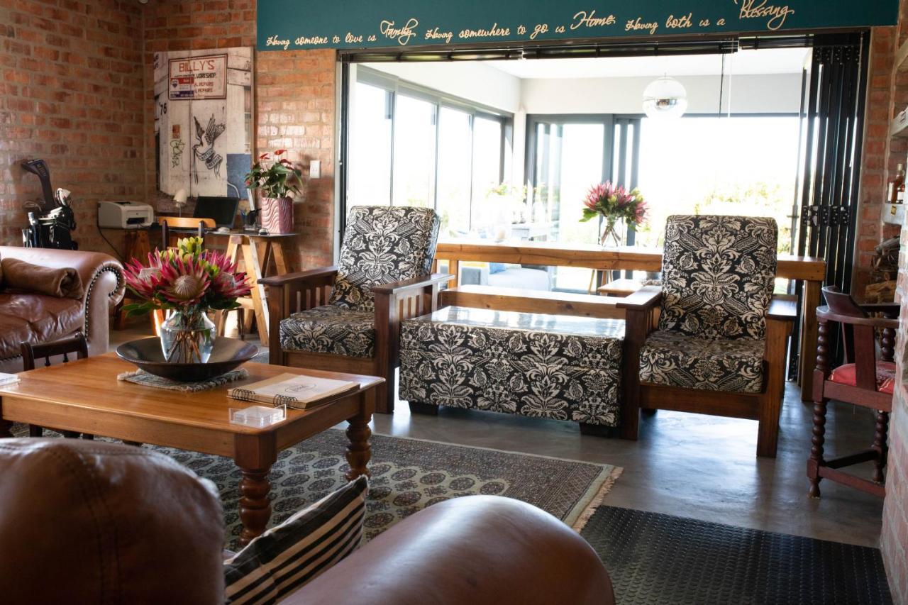 Stay At Friends Economic Rooms Malkopvlei ภายนอก รูปภาพ