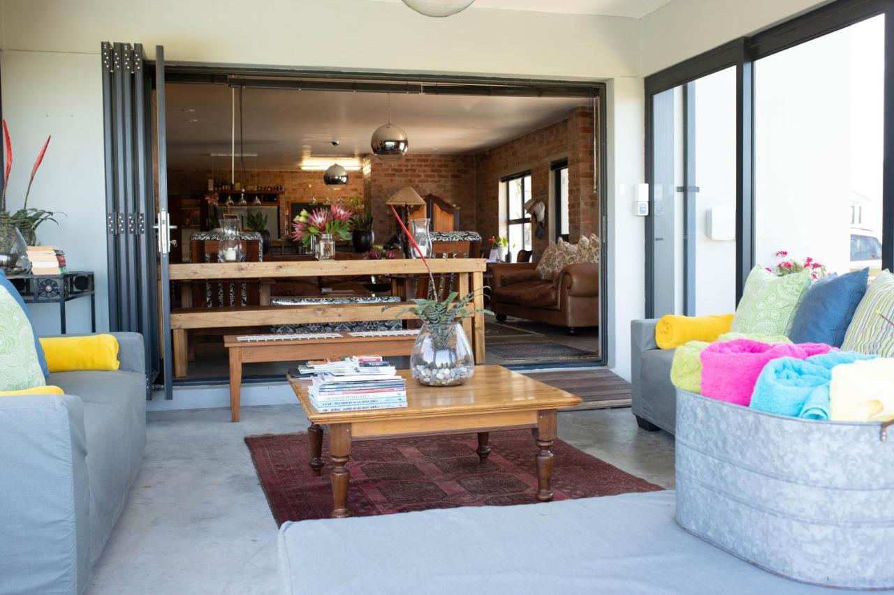 Stay At Friends Economic Rooms Malkopvlei ภายนอก รูปภาพ