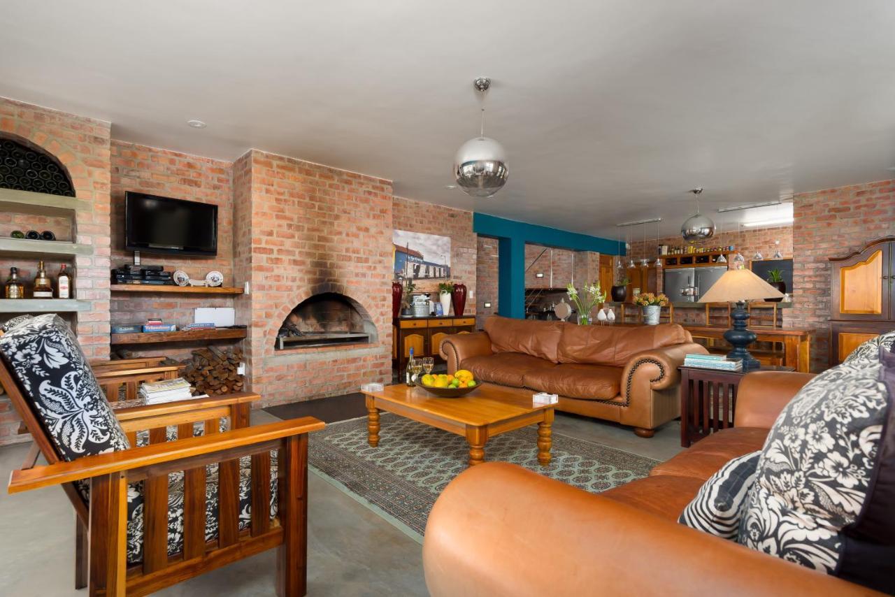 Stay At Friends Economic Rooms Malkopvlei ภายนอก รูปภาพ